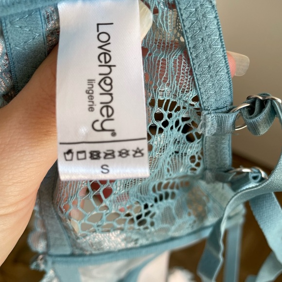 Love honey Parisienne luxe lace bra. Light blue color size small - Picture 6 of 6